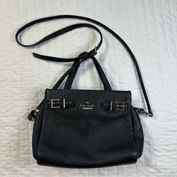 kate spade Handbags - Kate Spade Black and Gold Pebbled Leather Crossbody Bag
